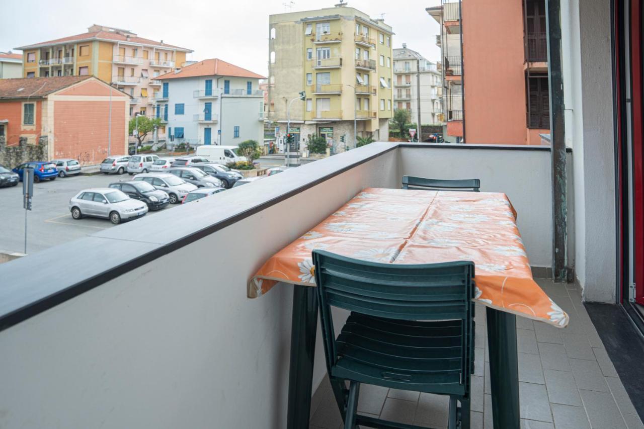 026 - Casa Maele 100 Metri Dalla Spiaggia, Centrale 세스트리레반떼 외부 사진